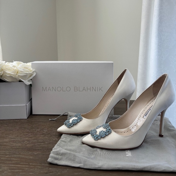 Manolo Blahnik - Picture 1 of 8